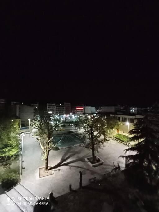 Apartmán Λάρισα Διαμέρισμα Με Θέα Πλατεία Στο Κέντρο Της Πόλης Exteriér fotografie