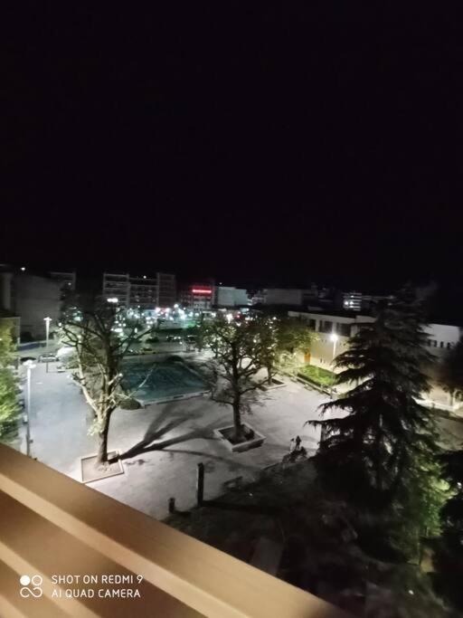 Apartmán Λάρισα Διαμέρισμα Με Θέα Πλατεία Στο Κέντρο Της Πόλης Exteriér fotografie