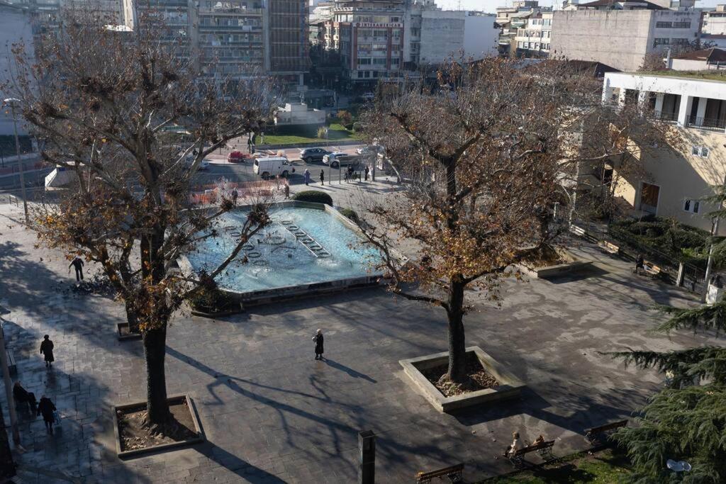 Apartmán Λάρισα Διαμέρισμα Με Θέα Πλατεία Στο Κέντρο Της Πόλης Exteriér fotografie